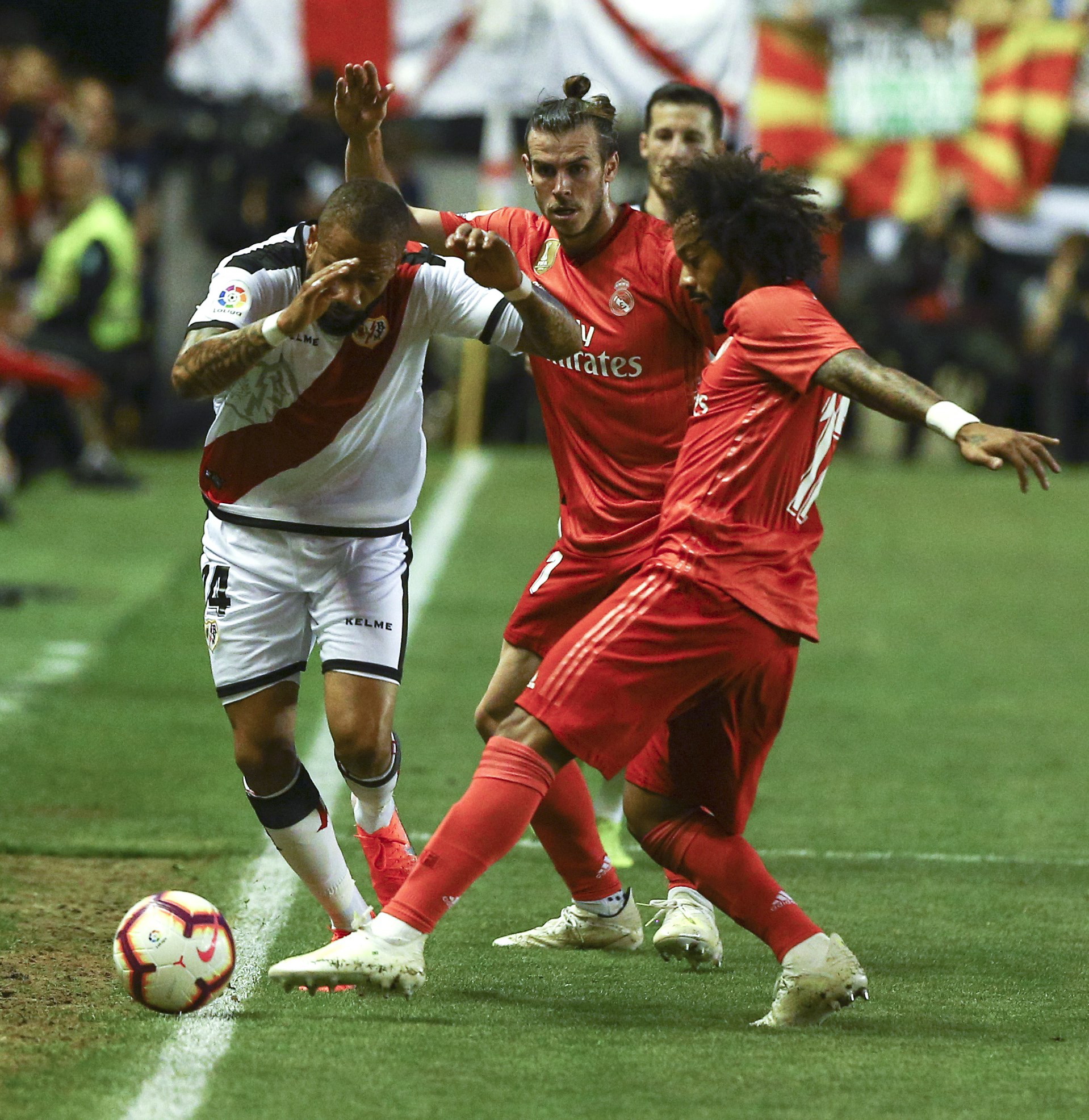 其中包括固 其中包括固